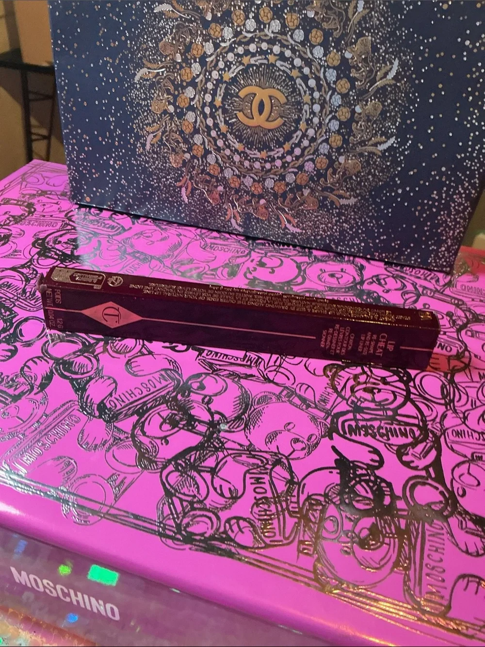 Charlotte Tilbury Iconic Nude Lip Pencil on Bright Pink Box